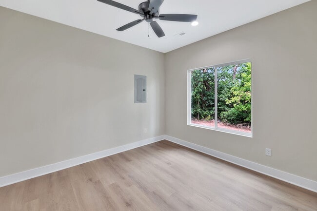 Building Photo - 333 Turnpike Rd