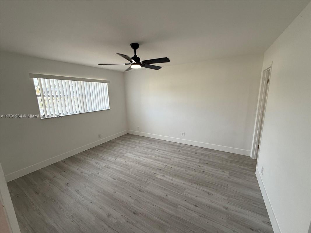 Building Photo - 7910 N Colony Cir