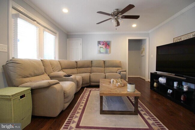 Building Photo - 3287 Annandale Rd