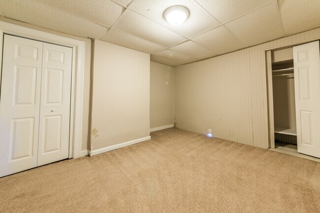 Building Photo - 986 E Warrington Ave