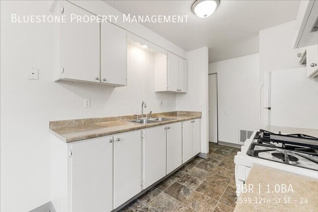 Building Photo - 2599 12th St SE