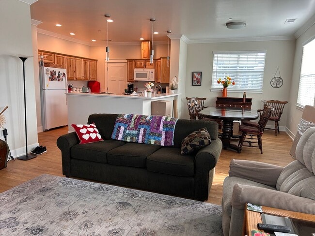 Building Photo - Fairview Village 55+ community $500 of first months rent.