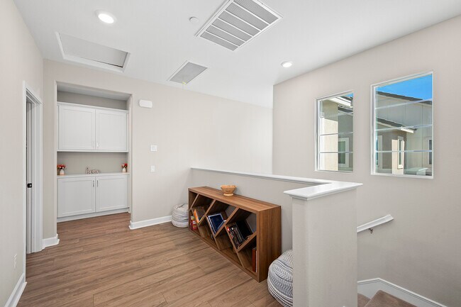 Building Photo - 2457 Remus Ln