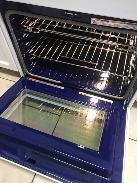 Building Photo - 1345 N Fuller Ave