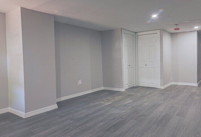 Building Photo - 1542 S 57th St