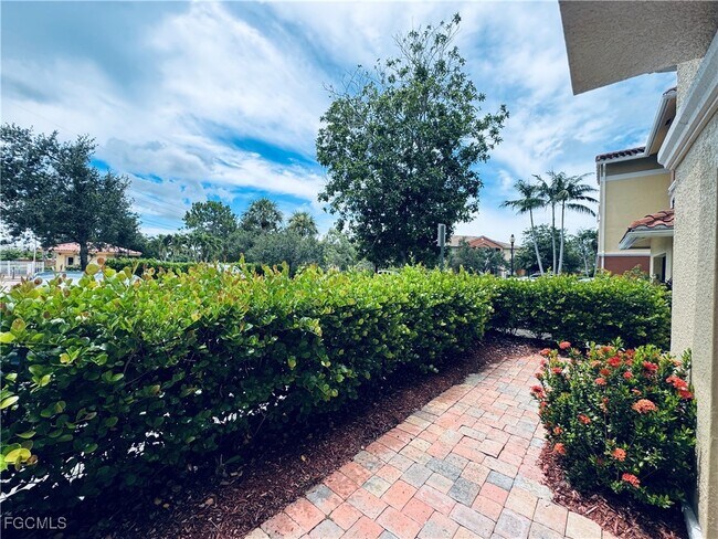 Building Photo - 13100 Bella Casa Cir