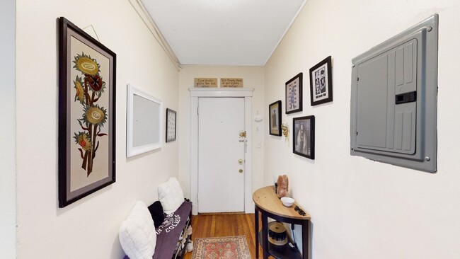 Building Photo - No Fee Studio Near T!  Cat Friendly (+$50/...