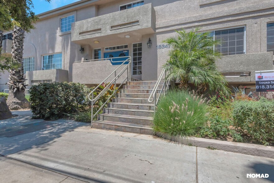 Building Photo - 18347 Saticoy St