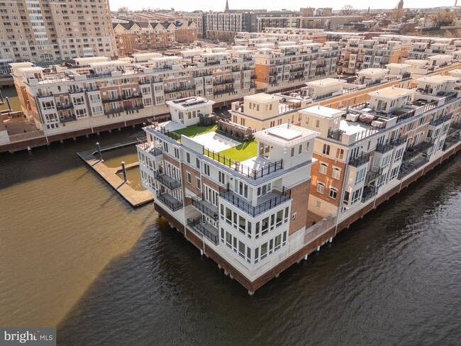 Building Photo - 622 Ponte Villas N