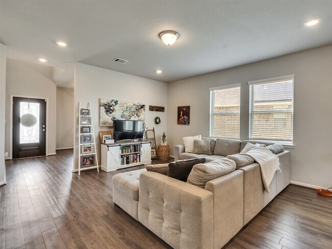 Building Photo - 507 Thunder Cloud Dr