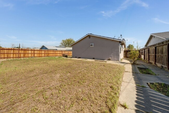 Building Photo - 7726 Laurie Way