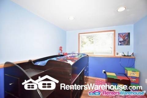 Building Photo - 13743 Yosemite Ave S