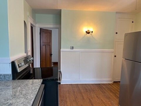 Newly remodeled Kitchen w/ all Granite countertops and all new SS appliances - 61 Hirschfield Dr