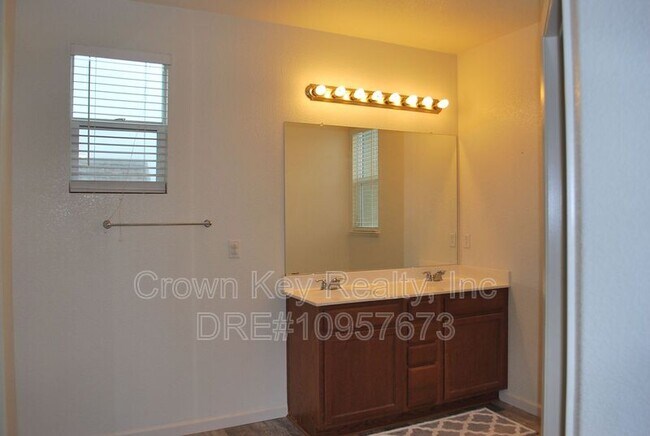 Building Photo - 297 Emory Oak Pl