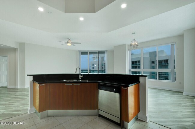 Building Photo - 241 Riverside Dr