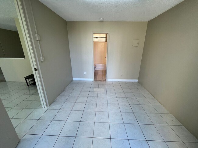 Building Photo - Valleyview Melemanu (Mililani) - 1 bedroom unit with remodeled kitchen and parking