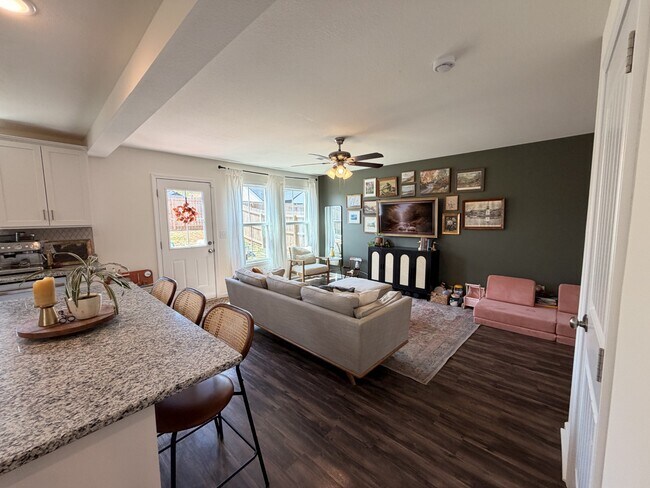 Building Photo - 136 Quarry Rdg Rd