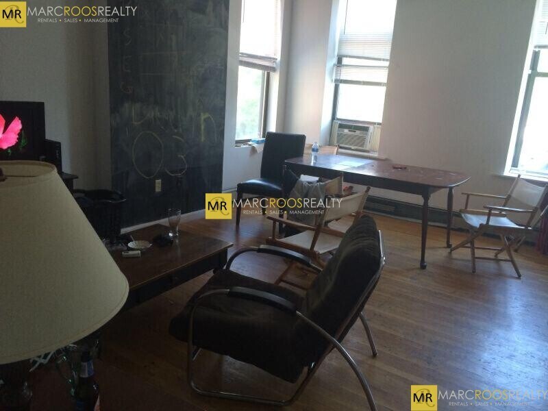 Building Photo - 168 Northampton St