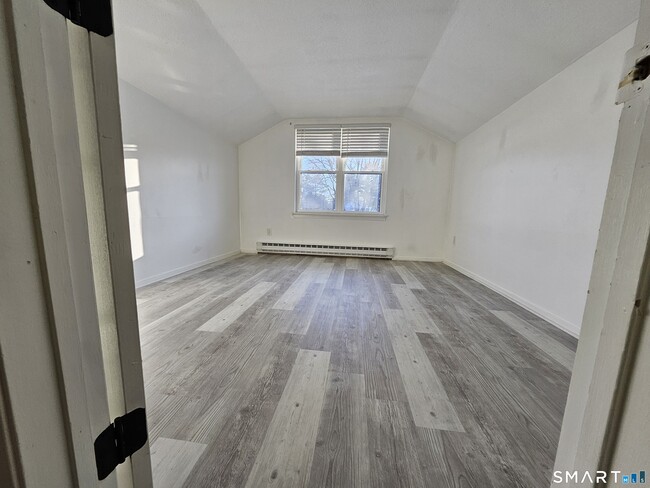 Building Photo - 48 Wellington Dr