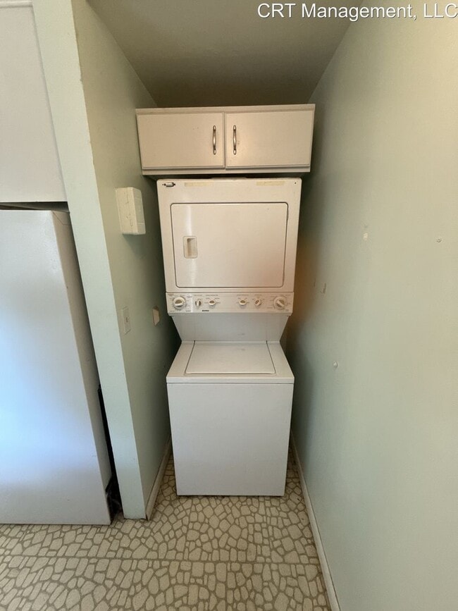 Building Photo - Charming 2-Bedroom Duplex in the Heart of ...