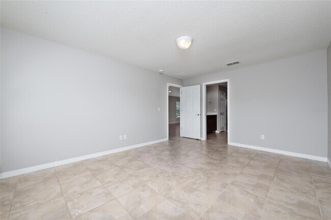 Building Photo - 12208 Pescara Ln
