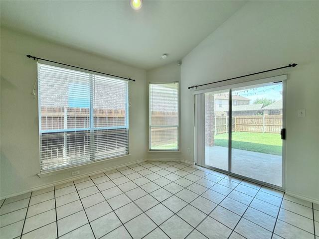 Building Photo - 10008 Tulare Ln