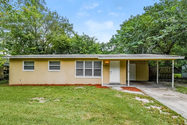 Building Photo - 2123 Patou Dr W