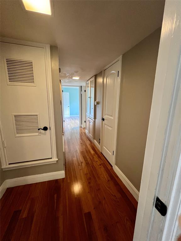 Building Photo - 7211 Mesa Dr