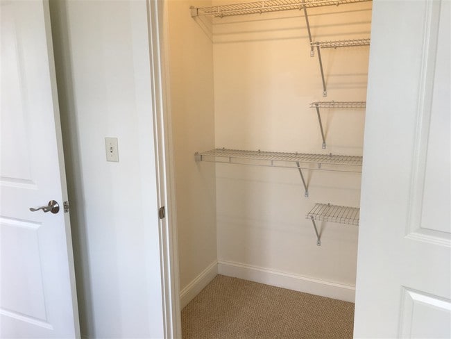 Building Photo - 875 Elm St