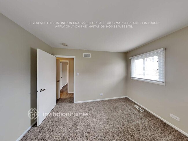 Building Photo - 15416 Ridgeland Ave