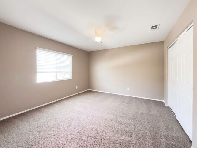 Building Photo - AVAILABLE NOW! 5 Bedroom, Cut-DeSac Home for Rent in a Beautiful, Murrieta Community!