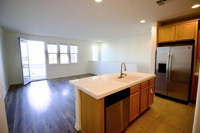 Building Photo - 643 Turnbuckle Dr