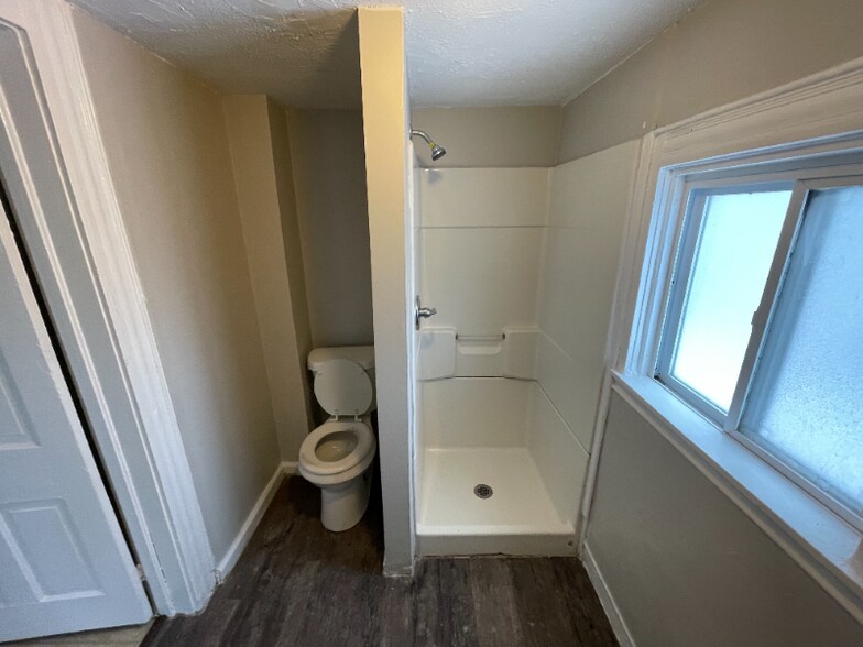 Building Photo - 1322 Brownell Ave