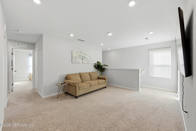 Building Photo - 14742 Cashew Ave