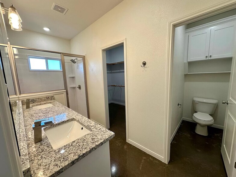 Building Photo - 706 Tower Mill Ct