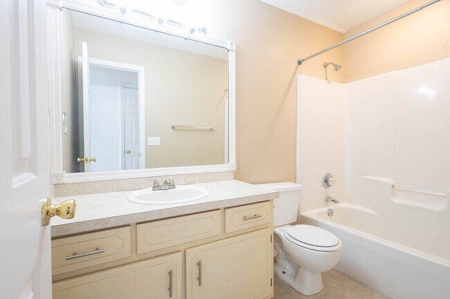 Building Photo - 873 Brande Ct