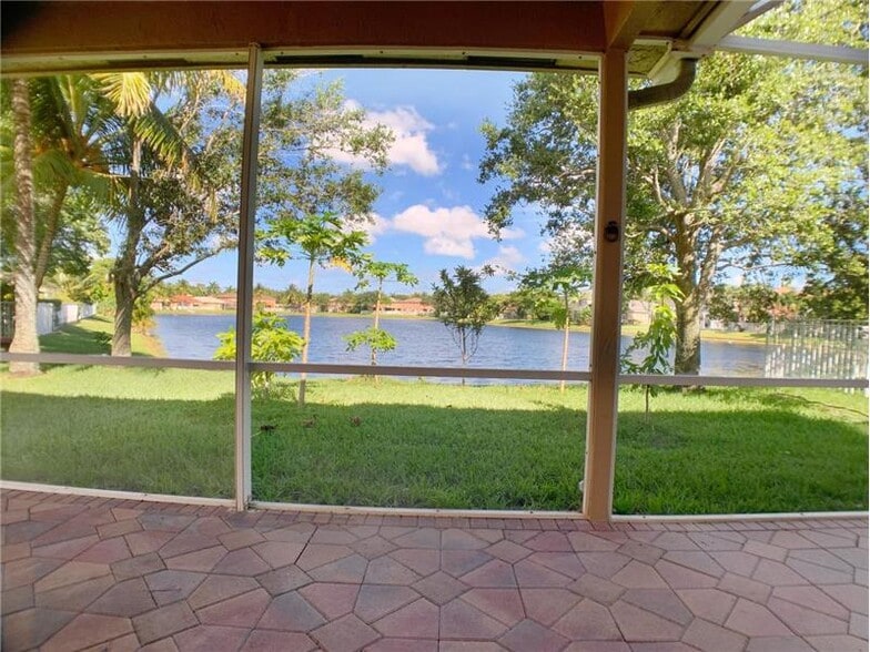 Building Photo - 5152 Woodfield Way