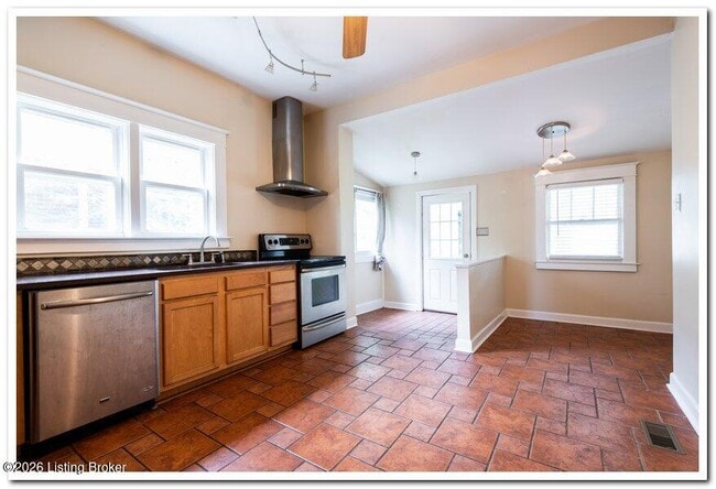 Building Photo - 2211 Weber Ave