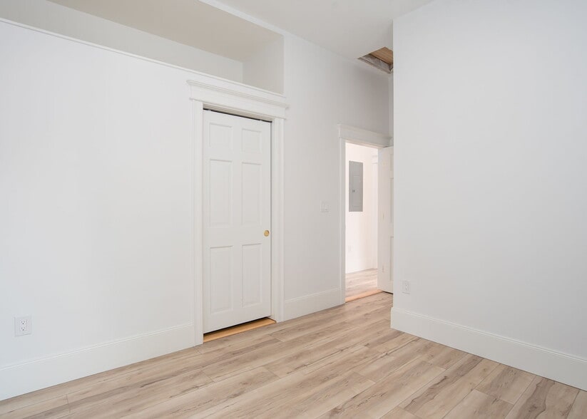 Building Photo - 732 Highland Ave