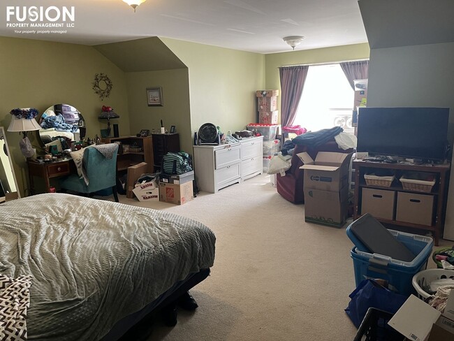 Building Photo - Beautiful 3-bedroom Condo in Essex Junction with Garage!