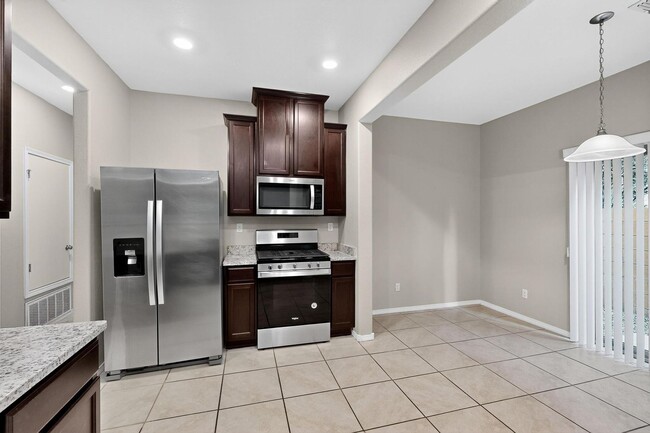 Building Photo - Executive 2 story Town house 4 Bedroom 3 b...
