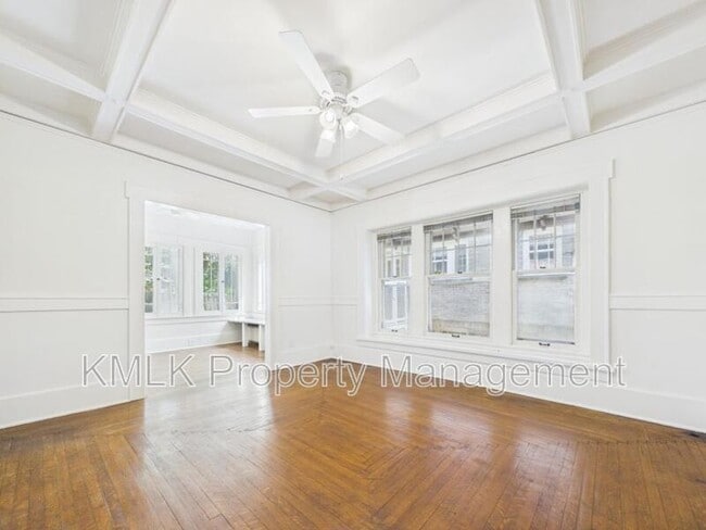 Building Photo - 137 Conger Ave