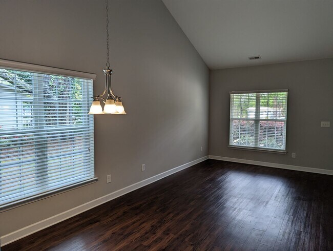 Building Photo - 2BD/2BA-Mooresville- Landscaping Included