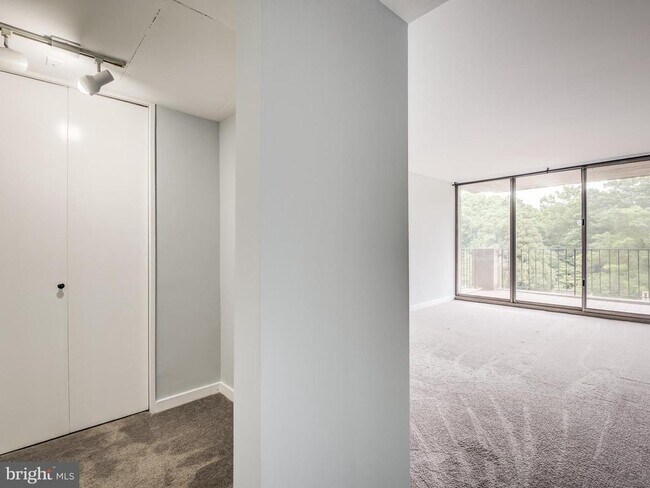 Building Photo - 11400 Washington Plaza W