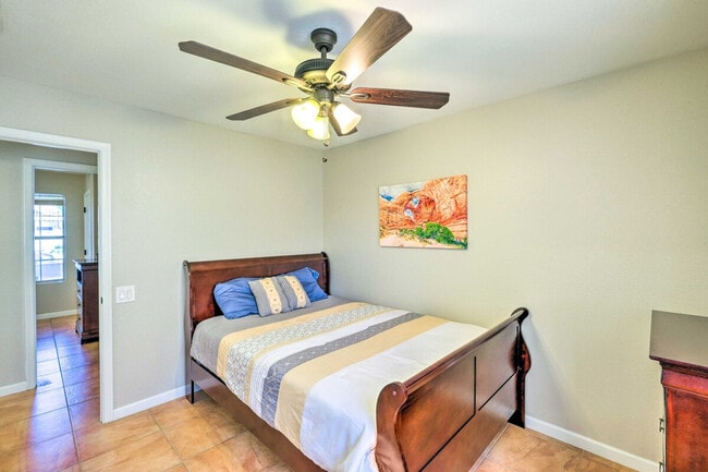 Building Photo - 4401 E Stanford Ave