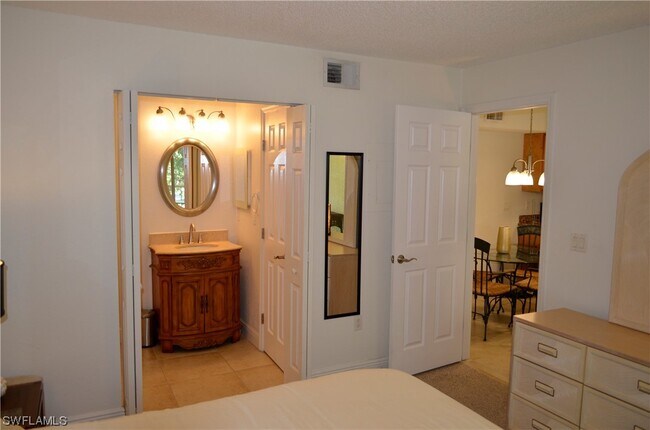 Building Photo - 12591 Equestrian Cir