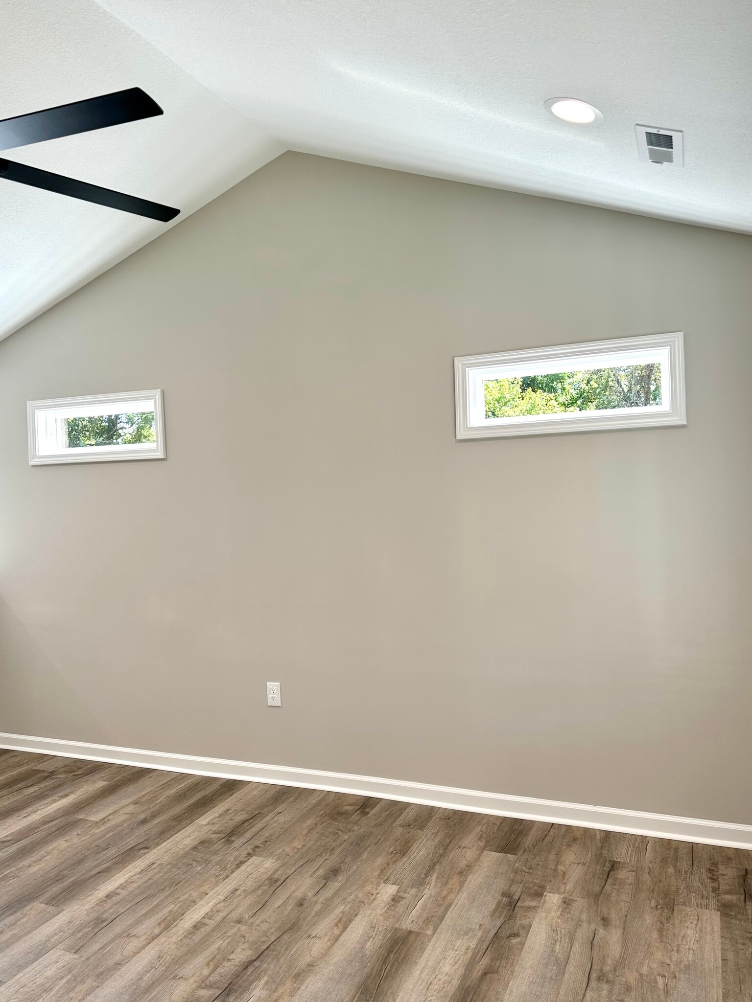 Double transoms for more natural light - 2217 Kenwood Blvd SE