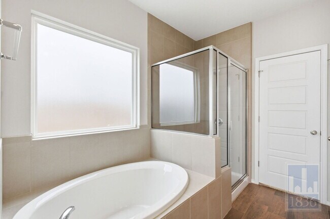 Building Photo - 7800 Vista Mejor Dr