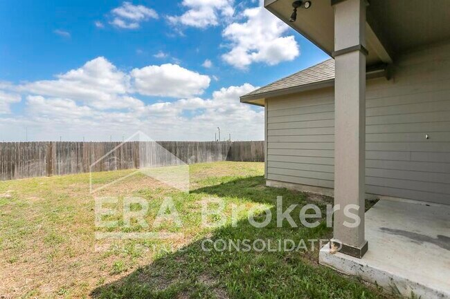 Building Photo - 2072 Dade Loop