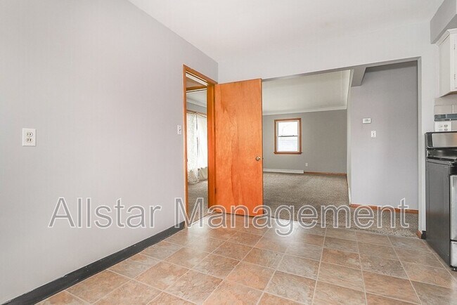 Building Photo - 26611 Lakeshore Blvd